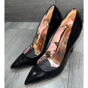 Ted Baker Patent Leather Pumps shoes Sz 38.5 black w/details S000111